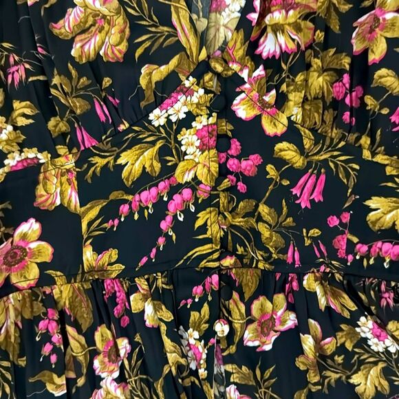 Anthropologie Dark Floral V-neck Button Up Ruffle Sleeve Blouse size S Croquette - Picture 6 of 9